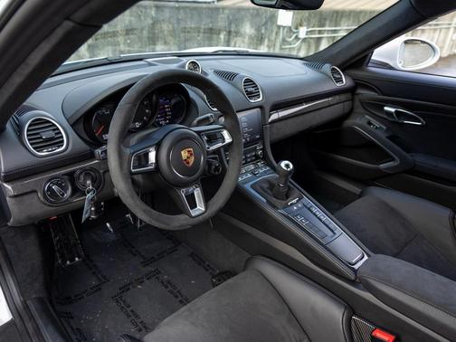 2024 Porsche 718 Cayman GTS 4.0