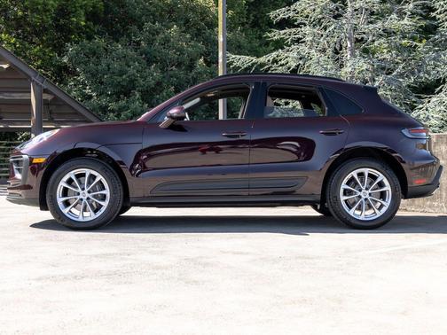 Copper Ruby Metallic 2026 Porsche Macan Macan