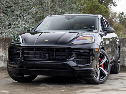 2025 Porsche Cayenne GTS