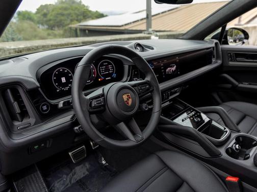 2025 Porsche Cayenne GTS