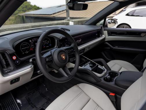 2025 Porsche Cayenne 