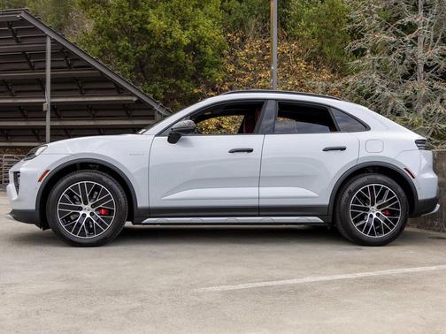 2025 Porsche Macan 4S