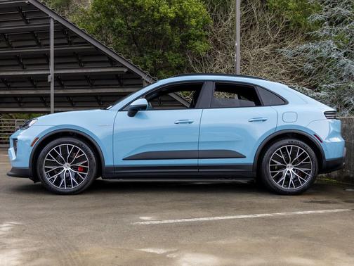 2025 Porsche Macan 4S