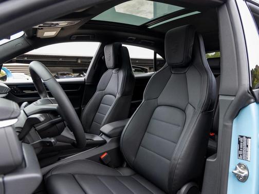 2025 Porsche Macan 4S