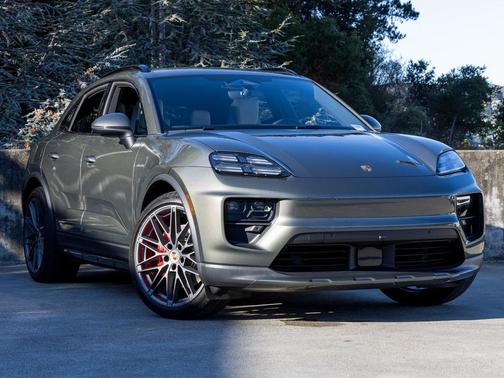 2025 Porsche Macan 4S