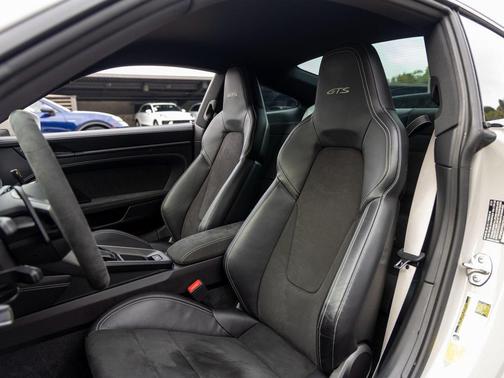 2022 Porsche 911 Carrera GTS