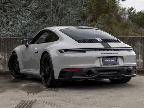 2022 Porsche 911 Carrera GTS