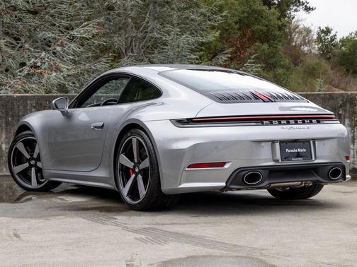 2025 Porsche 911 Carrera S