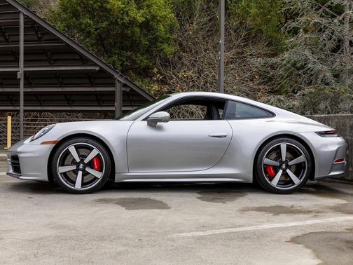 2025 Porsche 911 Carrera S