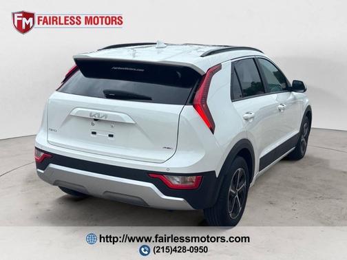 Snow White Pearl 2025 Kia Niro Plug-In Hybrid EX