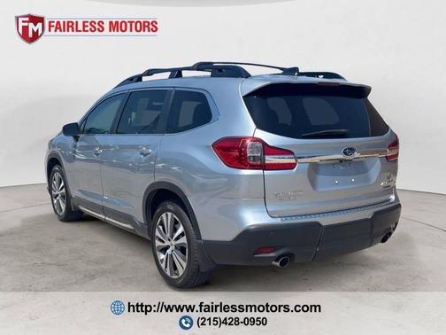 Ice Silver Metallic 2022 Subaru Ascent Limited 7-Passenger