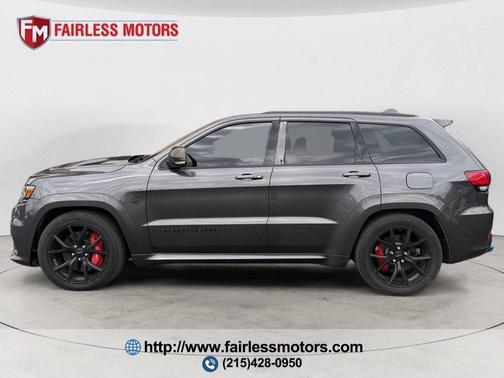 Granite Crystal Metallic Clearcoat 2018 Jeep Grand Cherokee SRT