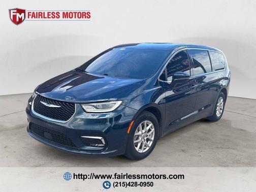 Fathom Blue Pearlcoat 2023 Chrysler Pacifica Touring L