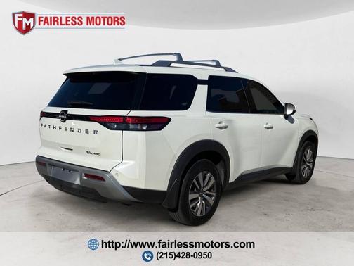 2022 Nissan Pathfinder SL 4WD