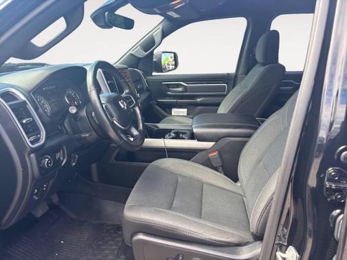 Diamond Black Crystal Pearlcoat 2020 RAM 1500 Big Horn/Lone Star