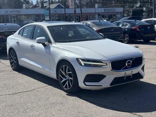 2020 Volvo S60 T5 Momentum