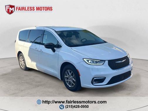 Bright White Clearcoat 2024 Chrysler Pacifica Touring L