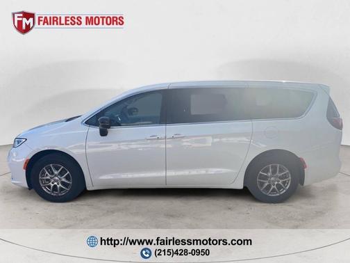 Bright White Clearcoat 2024 Chrysler Pacifica Touring L