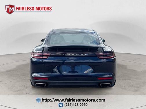 2017 Porsche Panamera 4