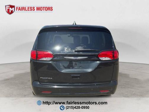 2021 Chrysler Voyager LX