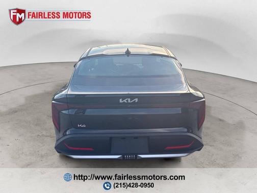 Aurora Black Pearl 2025 Kia K4 LXS