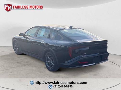 Aurora Black Pearl 2025 Kia K4 LXS
