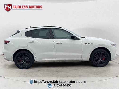 Bianco 2021 Maserati Levante S