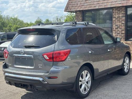 2019 Nissan Pathfinder SL