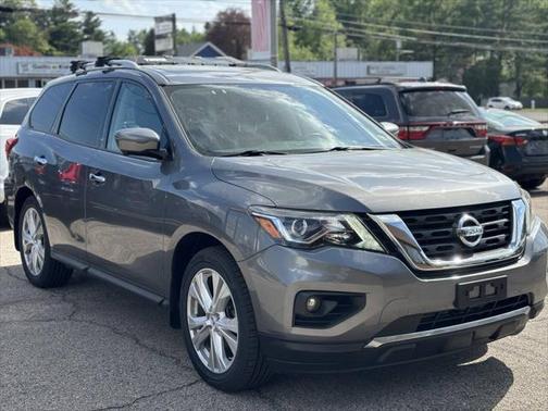 2019 Nissan Pathfinder SL