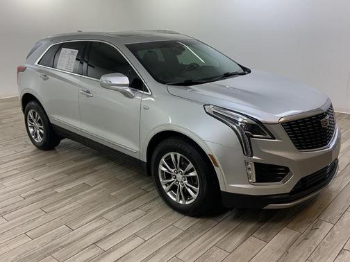 Radiant Silver Metallic 2020 Cadillac XT5 Premium Luxury