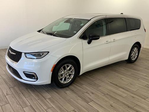 Bright White Clearcoat 2024 Chrysler Pacifica Touring-L