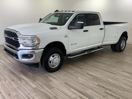 Bright White Clearcoat 2024 RAM 3500 Big Horn