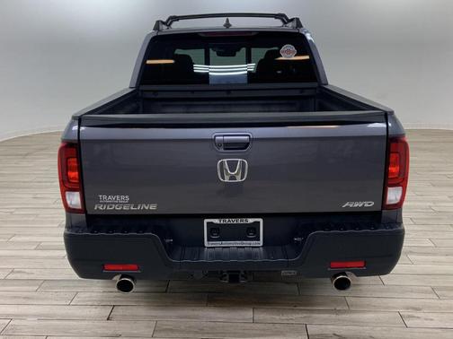 Crystal Black Pearl 2021 Honda Ridgeline RTL