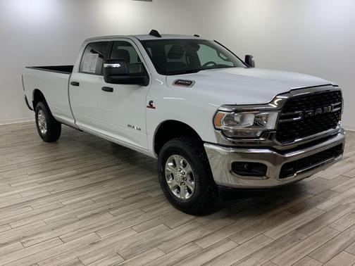 Bright White Clearcoat 2024 RAM 3500 Big Horn