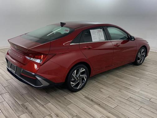 Red 2025 Hyundai ELANTRA SEL Convenience