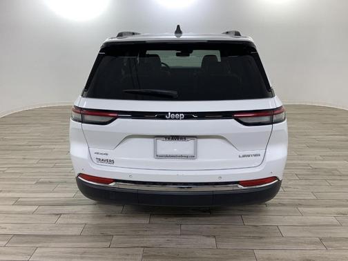 Bright White Clearcoat 2024 Jeep Grand Cherokee Limited