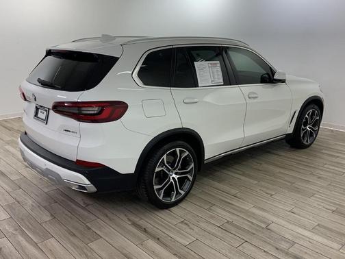 Alpine White 2023 BMW X5 xDrive40i