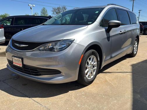 Billet Silver Metallic Clearcoat 2020 Chrysler Voyager LXI