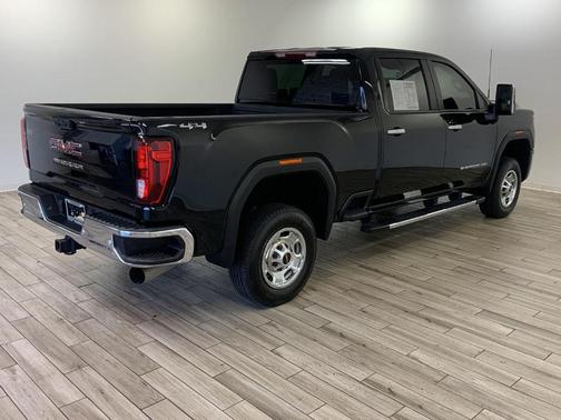 Onyx Black 2024 GMC Sierra 2500 Pro