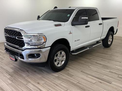 Bright White Clearcoat 2024 RAM 2500 Big Horn