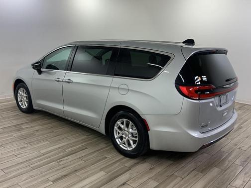 Silver Mist Clearcoat 2024 Chrysler Pacifica Touring-L