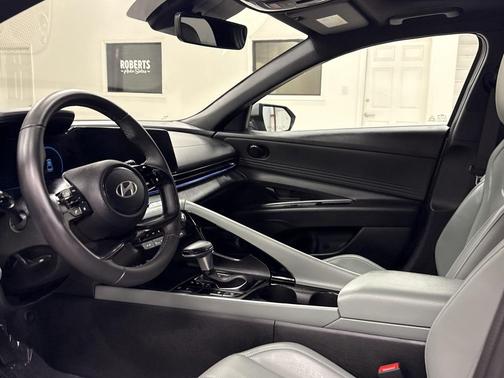 2025 Hyundai ELANTRA HEV Limited