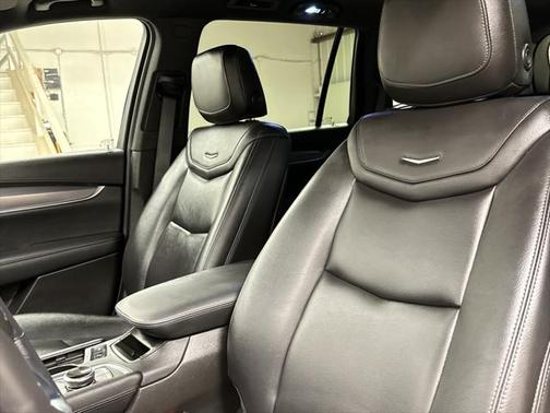 2023 Cadillac XT6 Luxury FWD