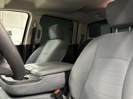 2019 RAM 1500 SLT