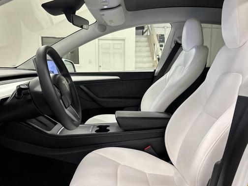 2025 Tesla Model Y Long Range Dual Motor All-Wheel Drive