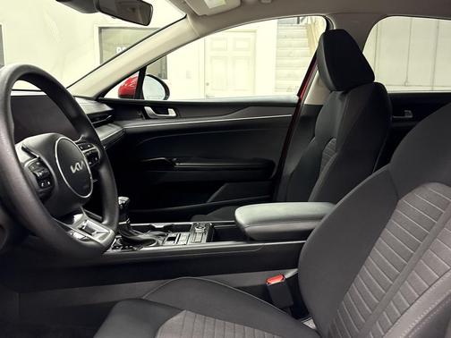 2025 Kia K5 LXS
