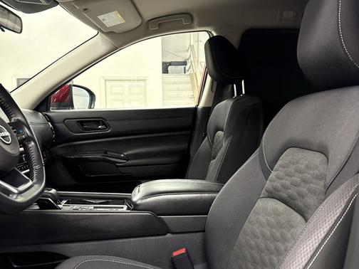 2024 Nissan Pathfinder SV FWD