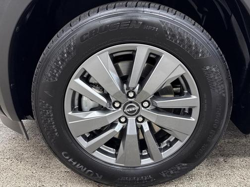 2024 Nissan Pathfinder SV FWD