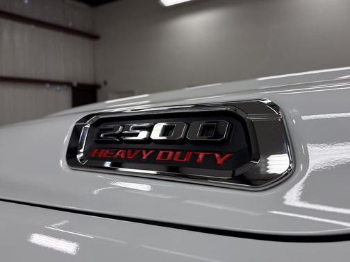 2024 RAM 2500 Laramie Crew Cab 4x4 6'4' Box