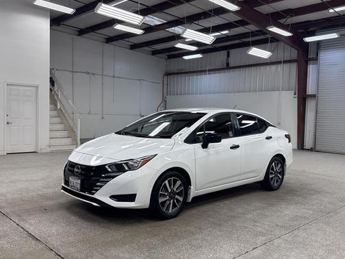 2024 Nissan Versa 1.6 S